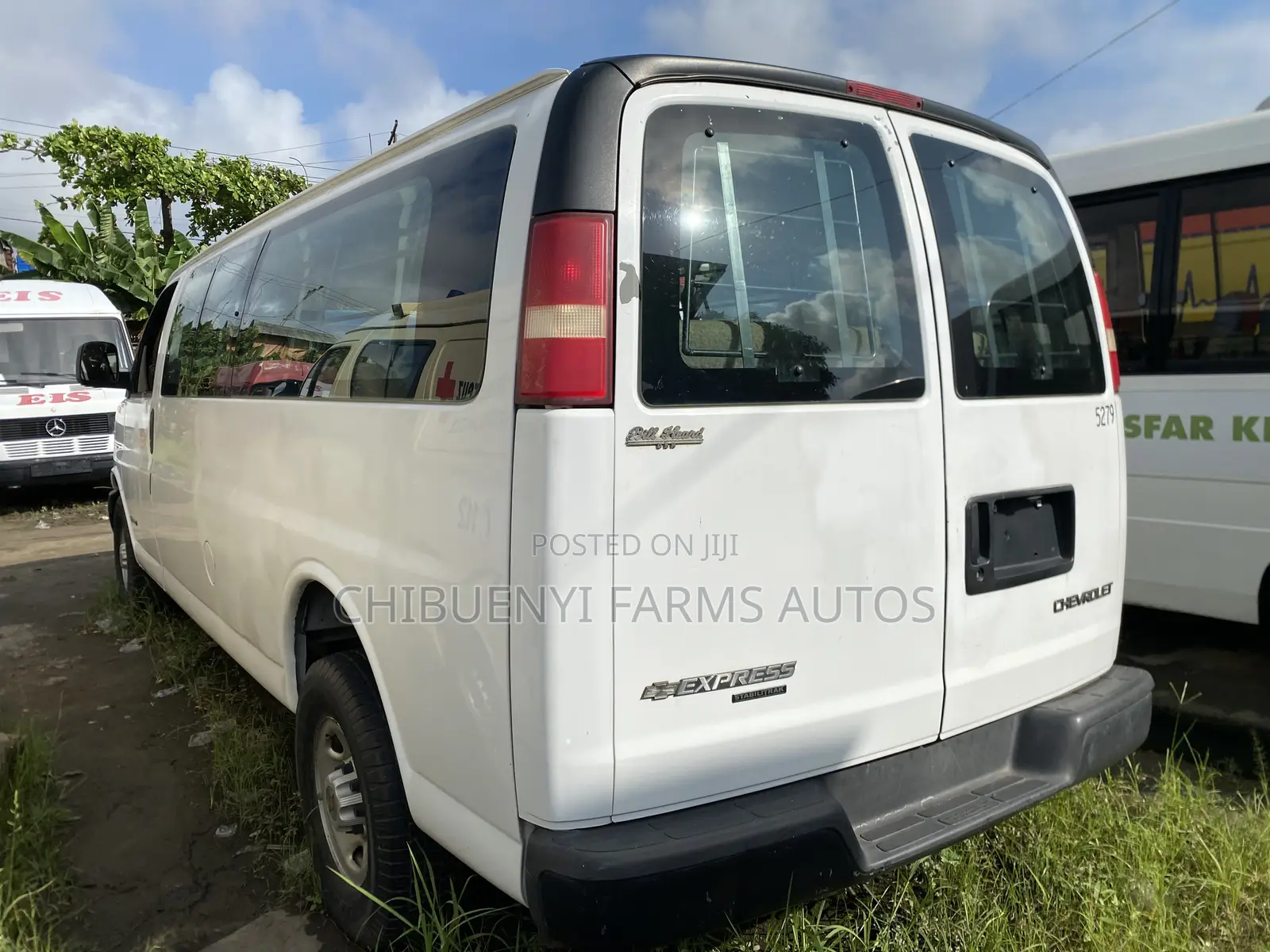 Chevrolet 3500 2013 White
