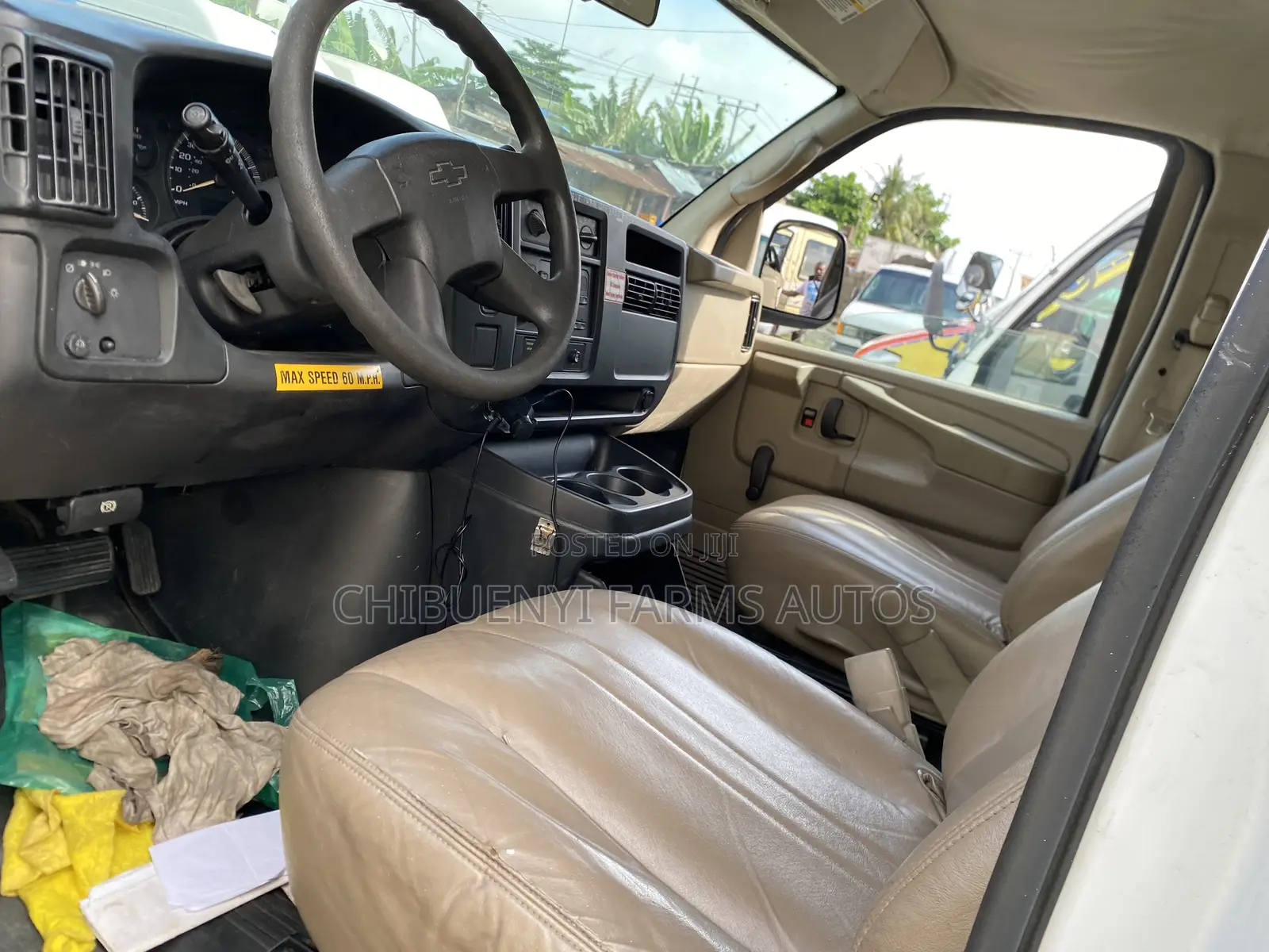 Chevrolet 3500 2013 White