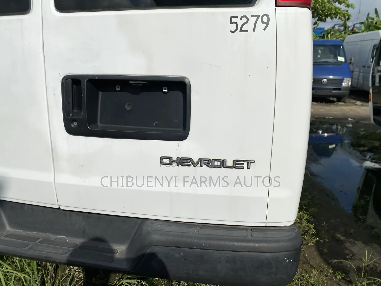 Chevrolet 3500 2013 White