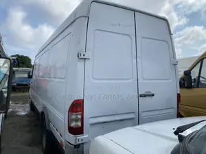 Mercedes-Benz Sprinter 2005 White