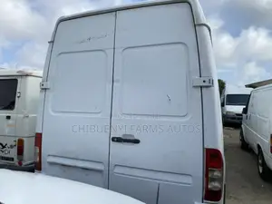 Mercedes-Benz Sprinter 2005 White