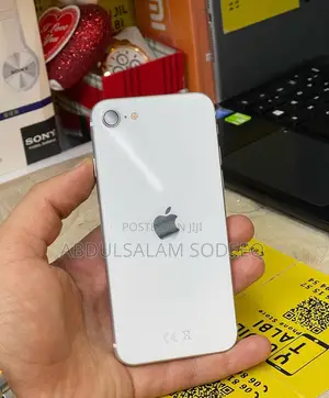 Apple iPhone SE (2020) 64 GB White