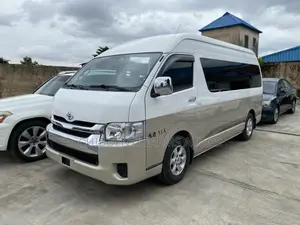Toyota HiAce 2015 White