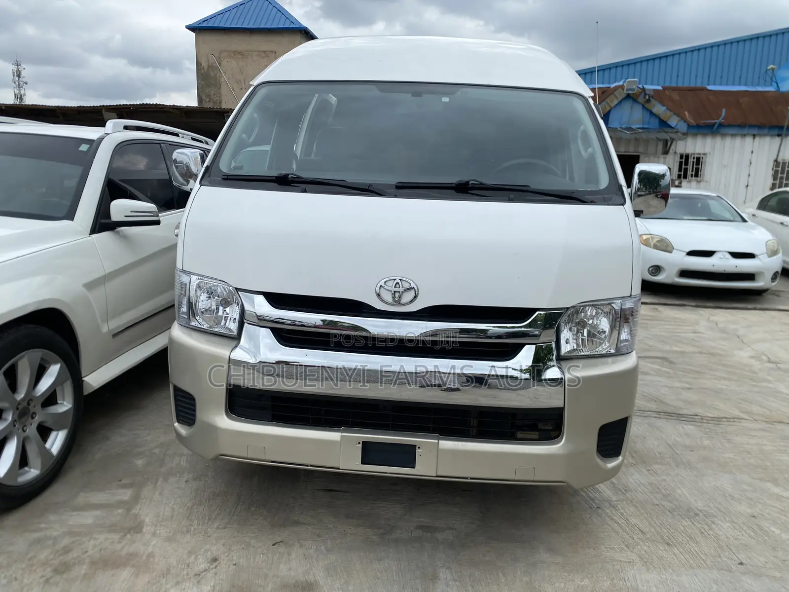 Toyota HiAce 2015 White