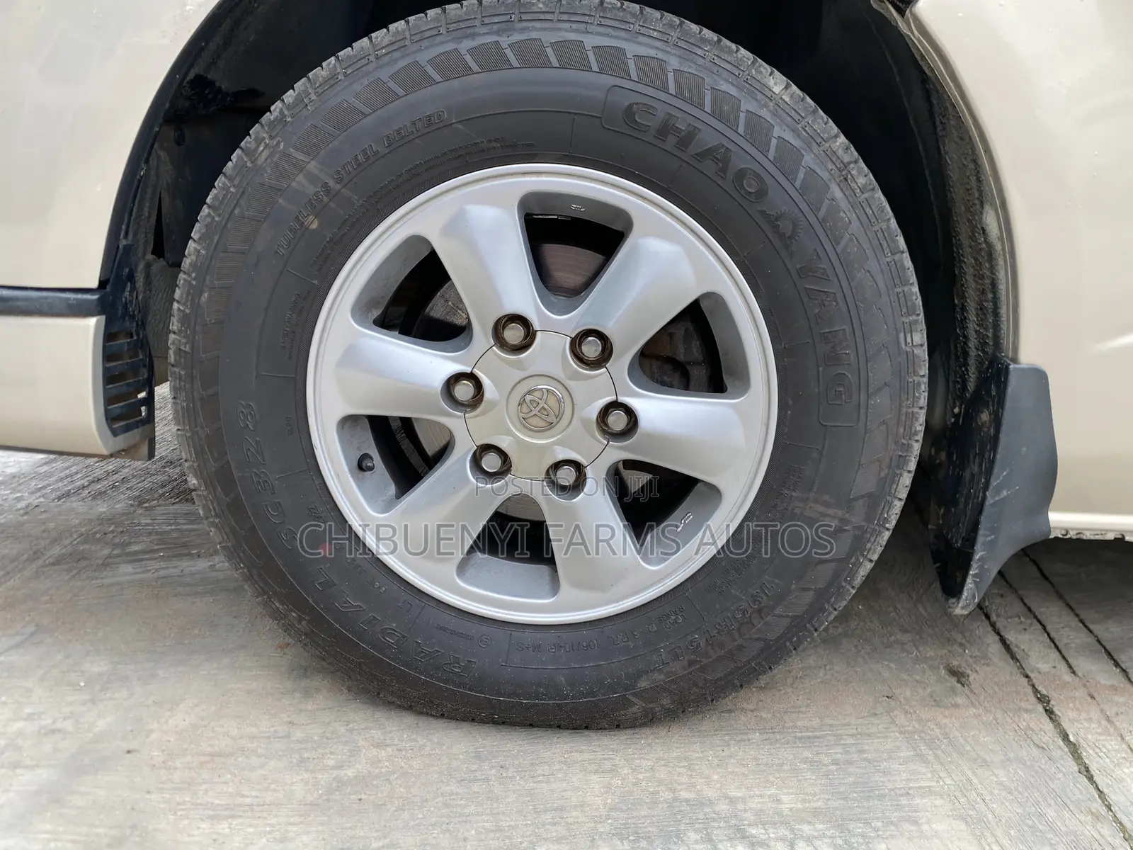 Toyota HiAce 2015 White
