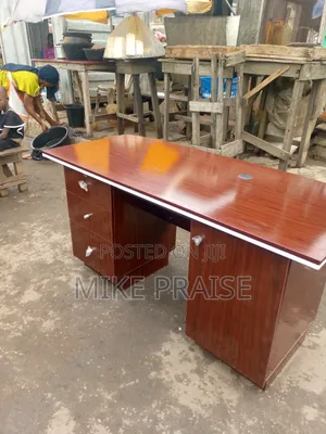 A Quality Standard Office Table