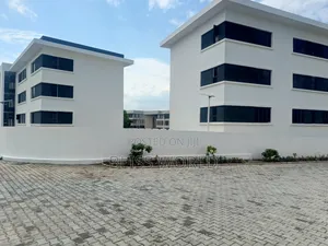 3bdrm Block of Flats in Jabi for rent