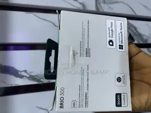 Logitech Brio 300 Full HD Webcam.