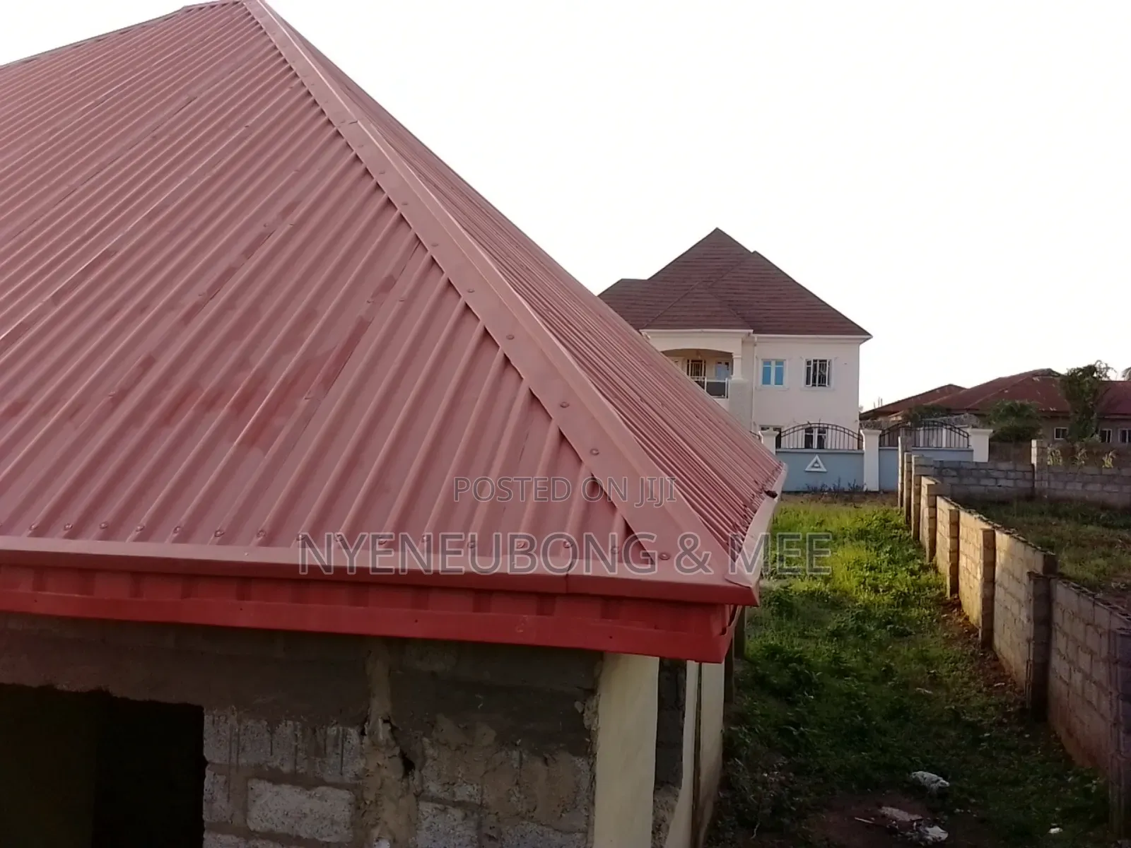 2bdrm Bungalow in Phase 4 / Jikwoyi for sale