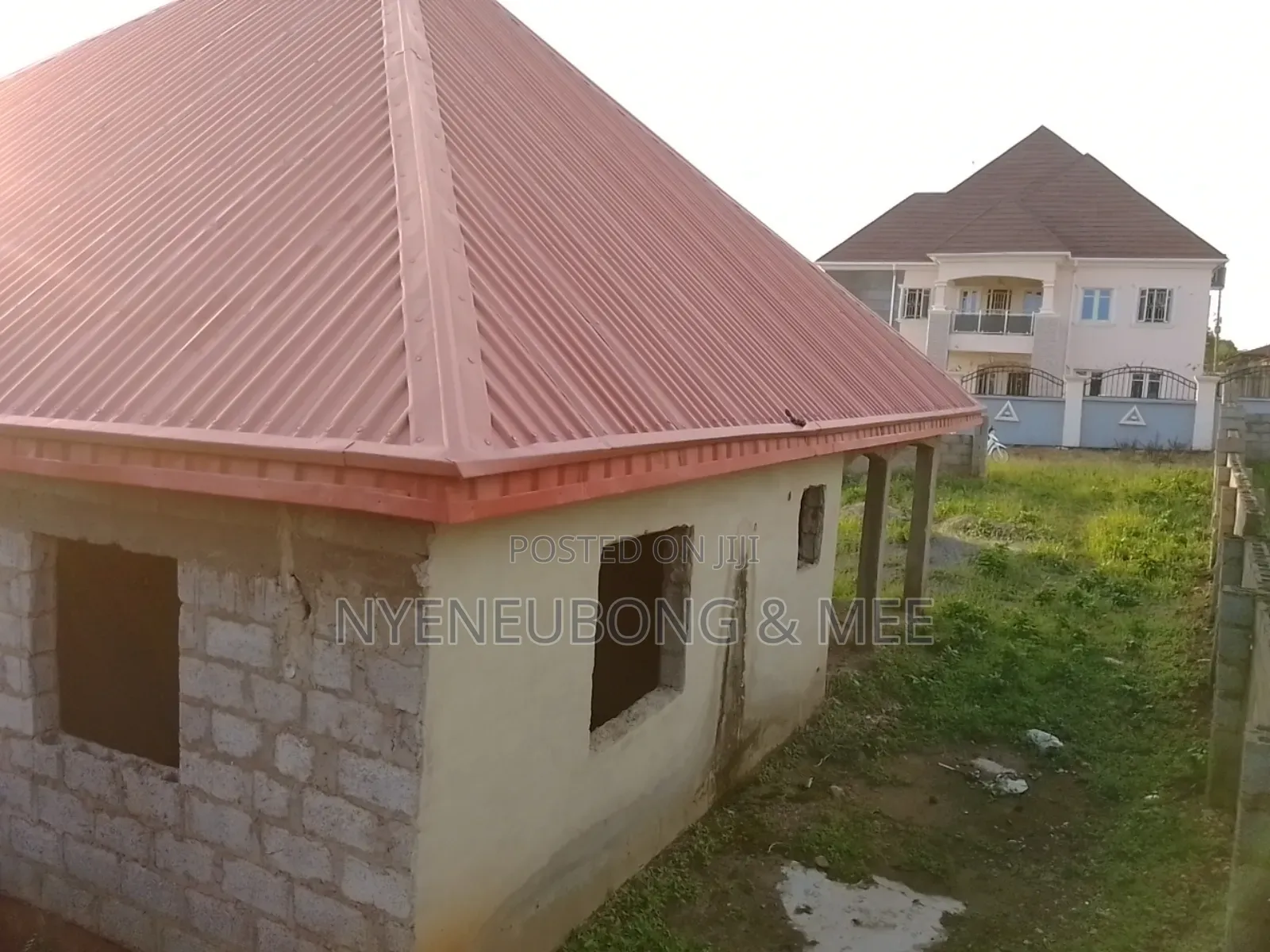 2bdrm Bungalow in Phase 4 / Jikwoyi for sale