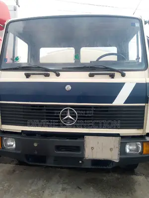 Benz 1320 Tank Truck