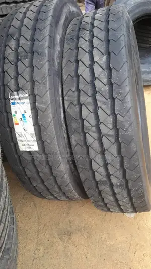 12R22.5 Goodyear
