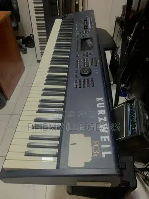 Neat Uk Used KURZWELL Keyboard