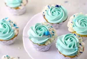 Cupcakes And Love Shape Cake