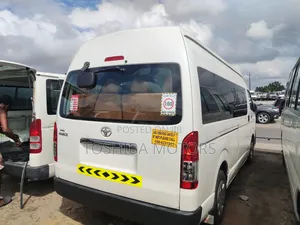 Toyota HiAce 2017 White