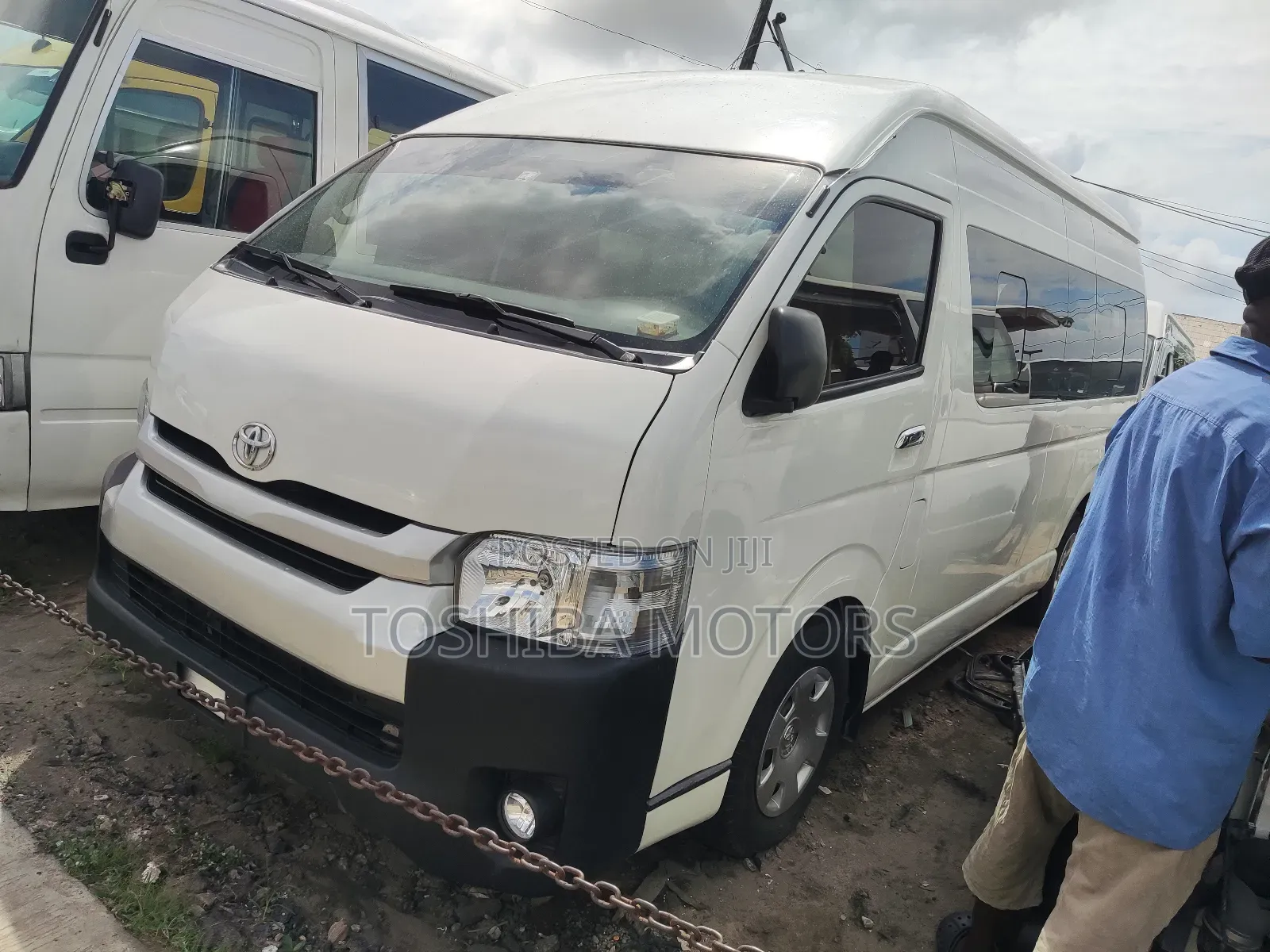 Toyota HiAce 2017 White