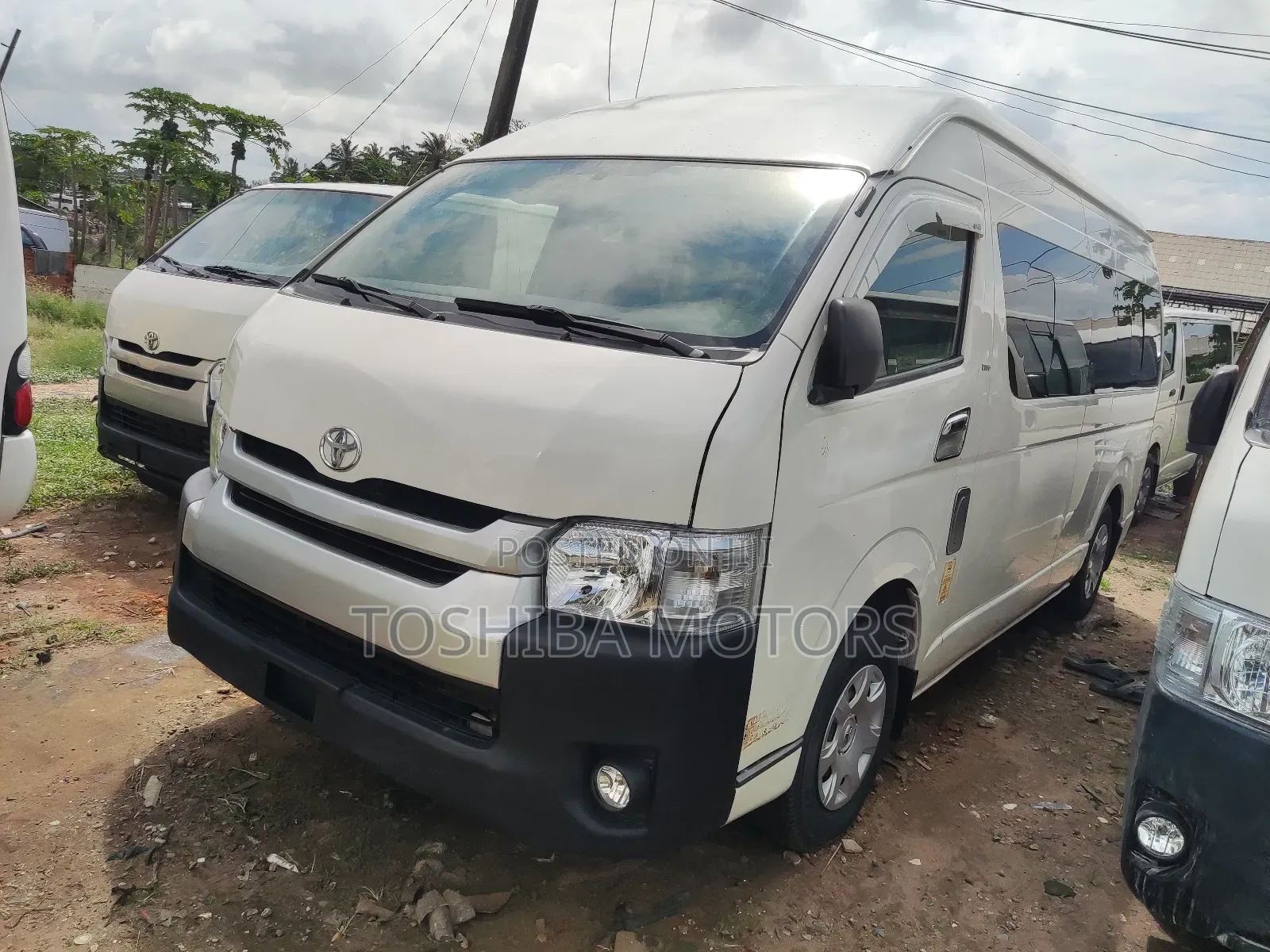 Toyota HiAce 2017 White