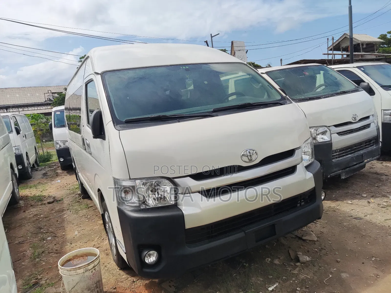 Toyota HiAce 2017 White