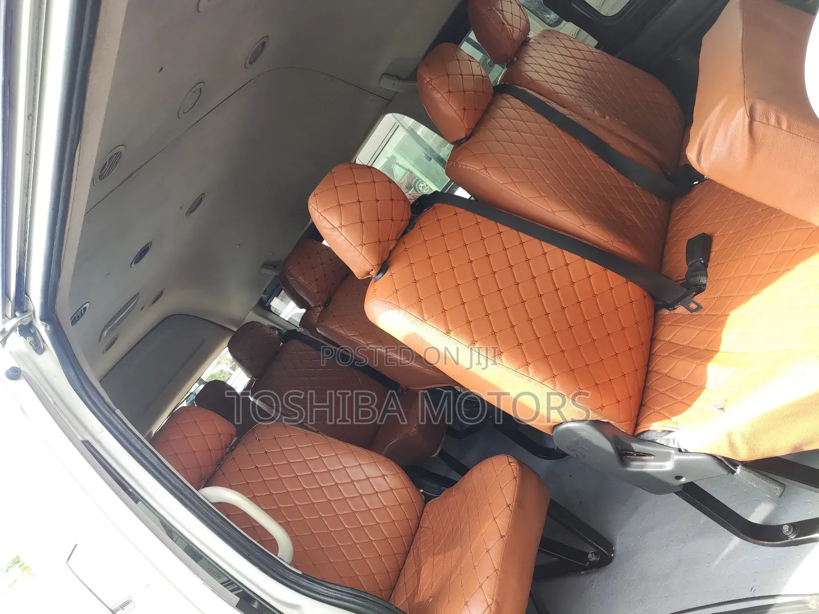 Toyota HiAce 2017 White