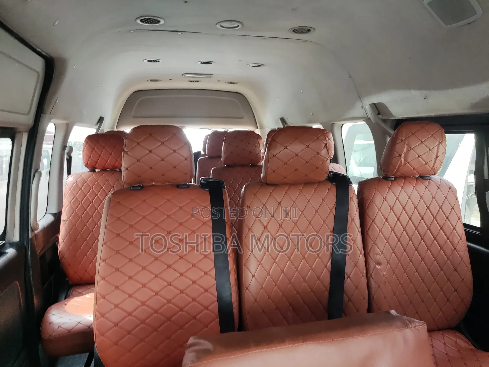 Toyota HiAce 2017 White