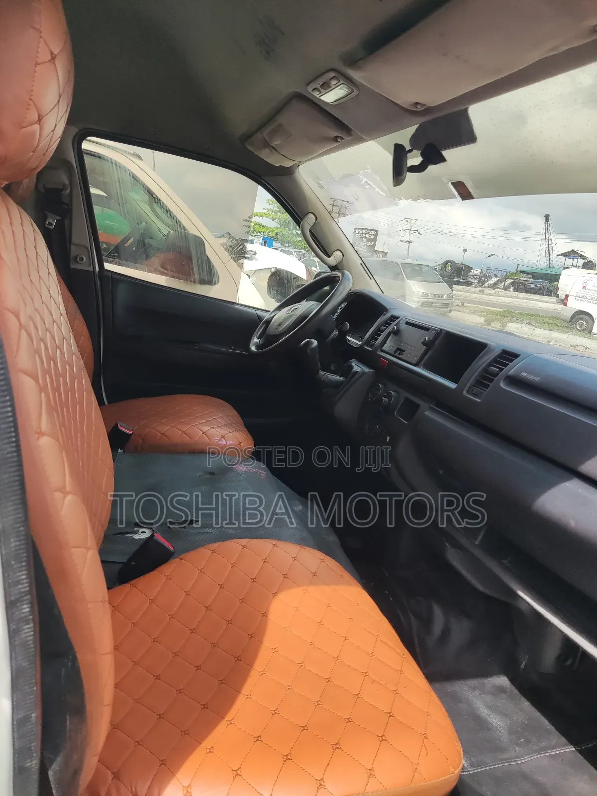 Toyota HiAce 2017 White