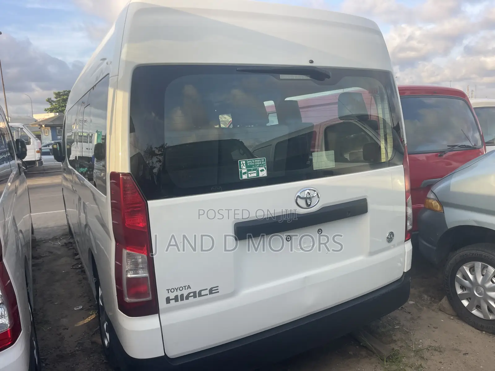 Toyota HiAce 2019 White