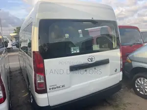 Toyota HiAce 2019 White