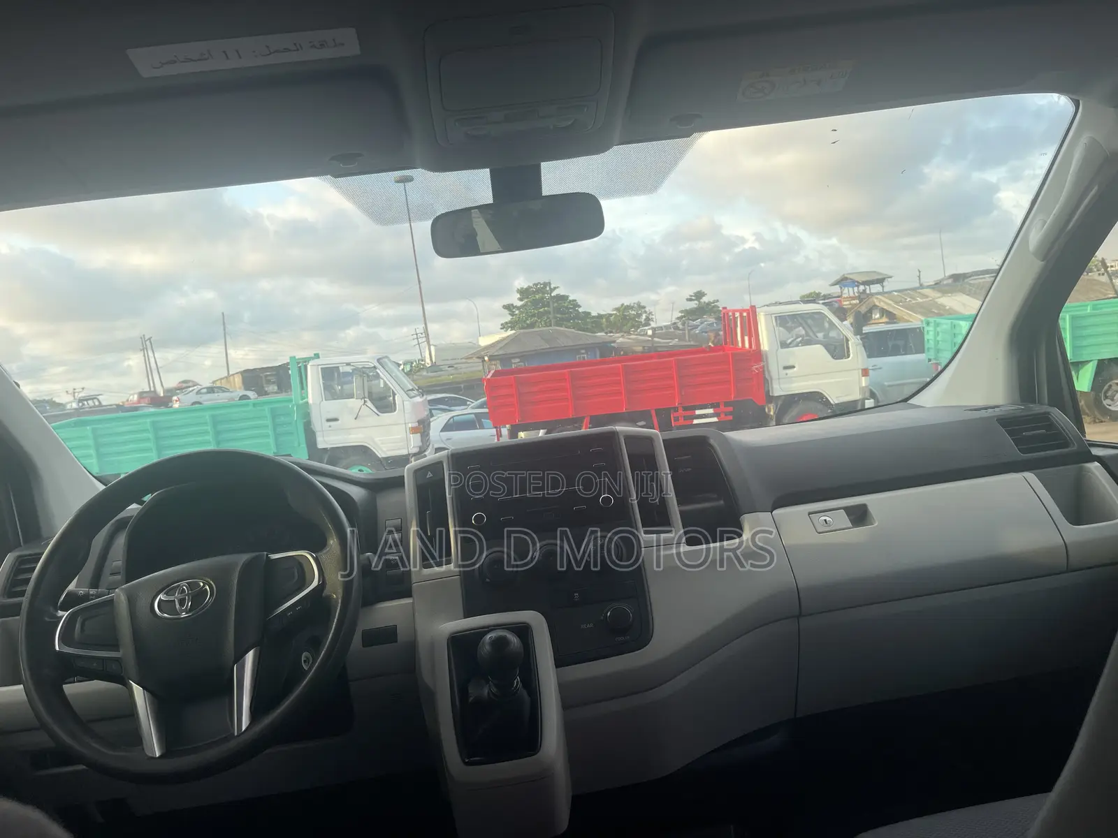 Toyota HiAce 2019 White