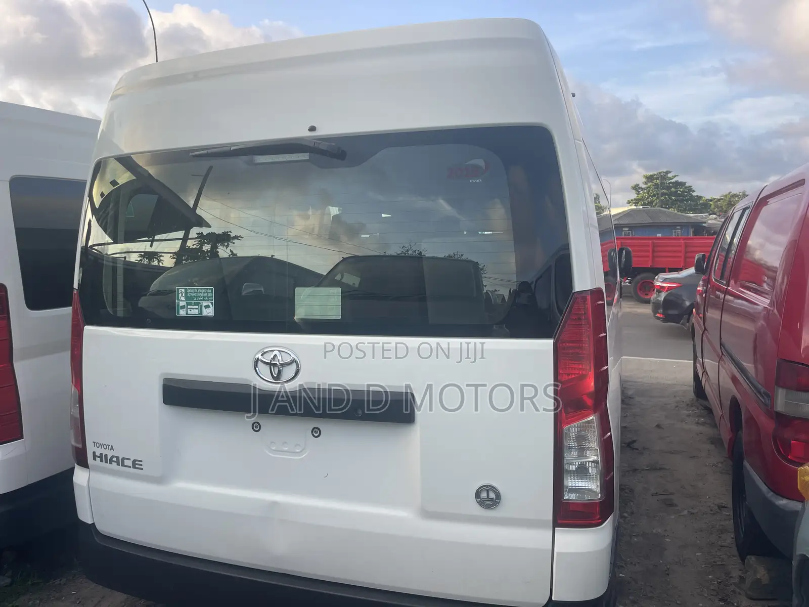 Toyota HiAce 2019 White