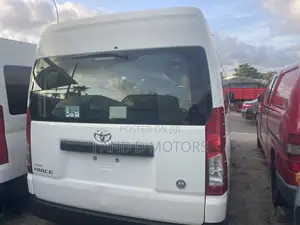 Toyota HiAce 2019 White