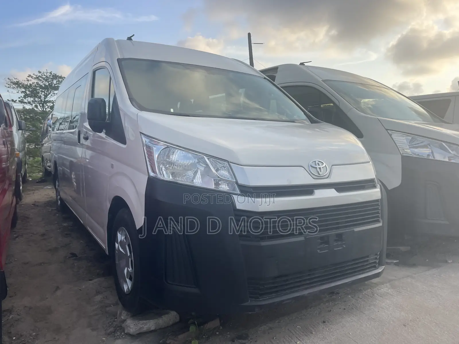 Toyota HiAce 2019 White