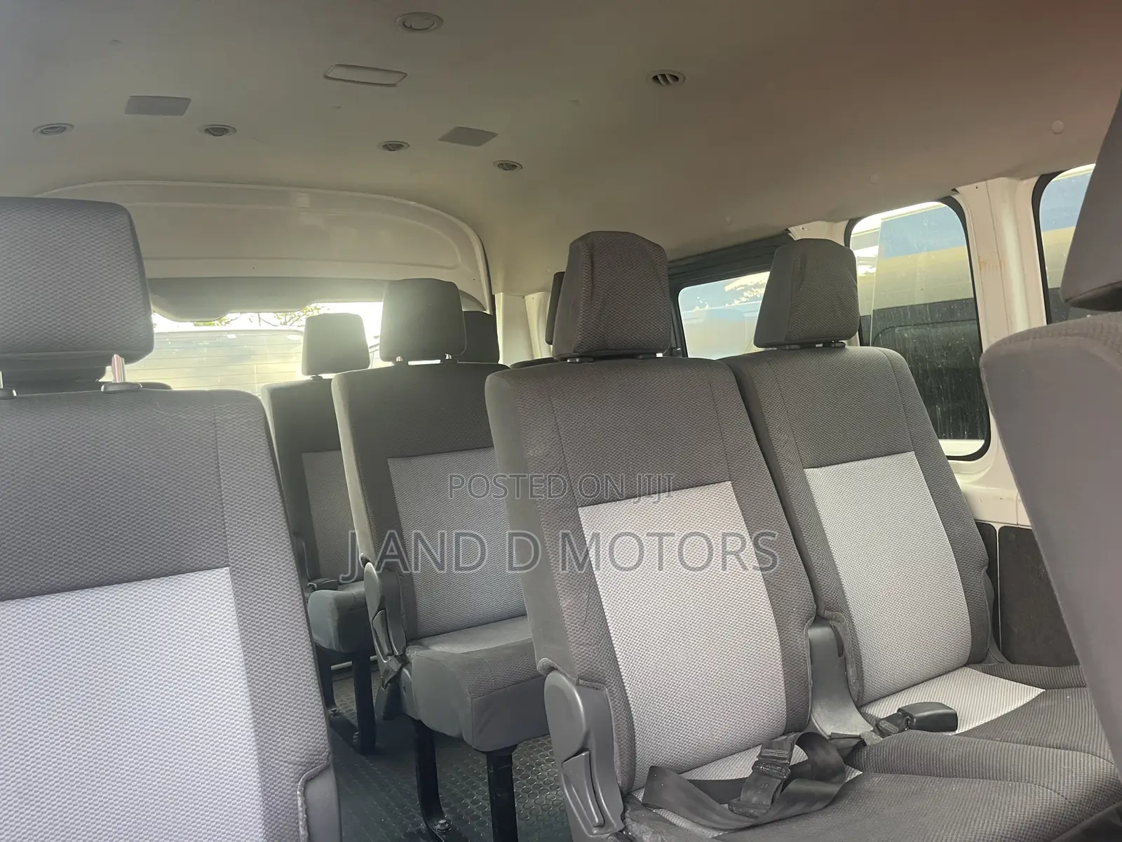 Toyota HiAce 2019 White