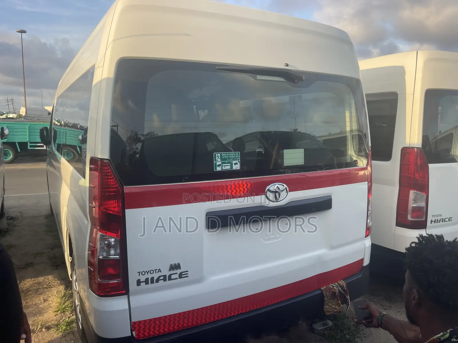Toyota HiAce 2021 White