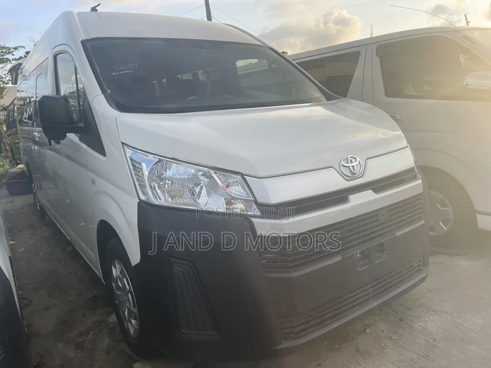 Toyota HiAce 2021 White