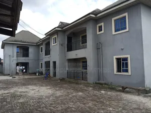 6bdrm Block of Flats in Off Sars Rd, Port-Harcourt for sale