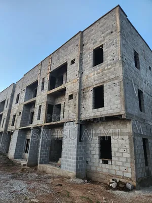 3bdrm Apartment in Dawaki for sale