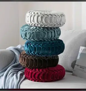 Curtains,Walpper and Trow Pillows