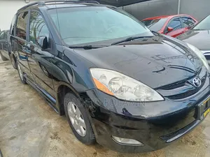 Toyota Sienna LE 2009 Black