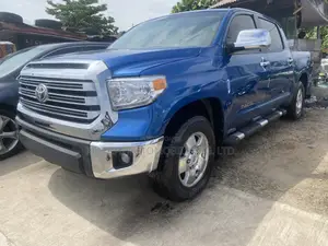 Toyota Tundra CrewMax 4x4 Limited 2010 Blue