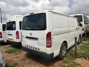Toyota HiAce 2010 White