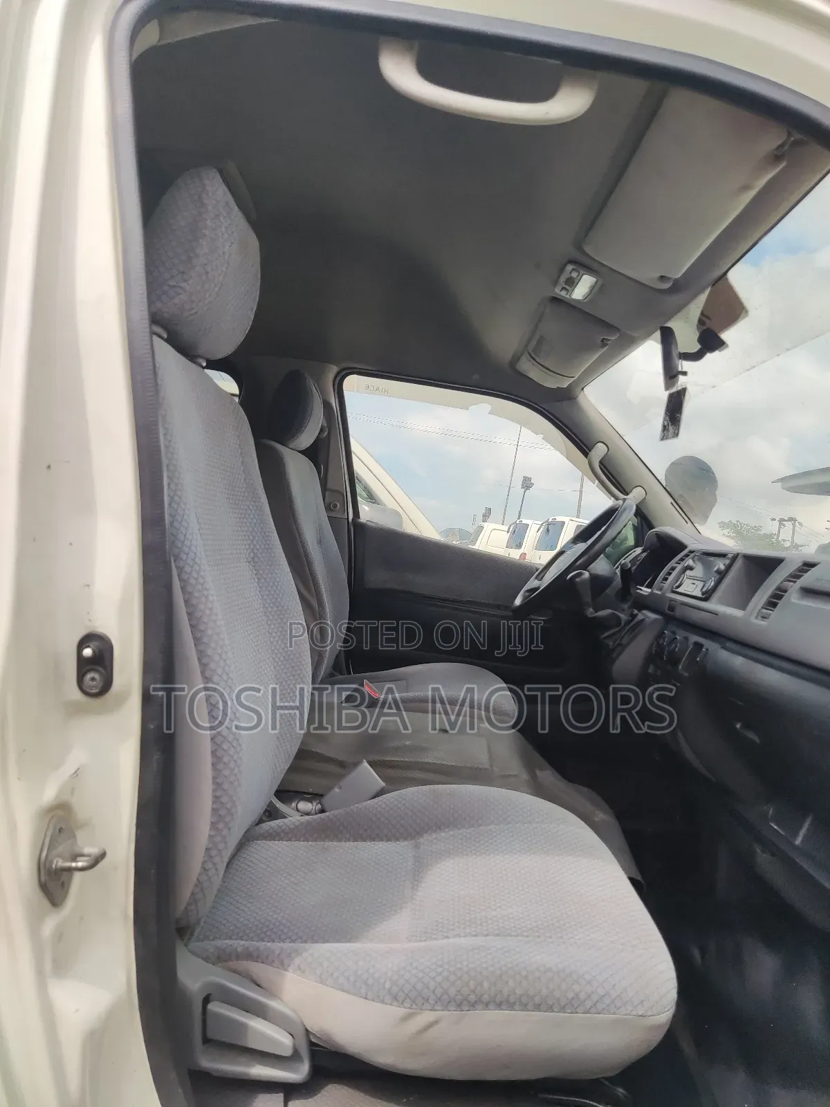 Toyota HiAce 2016 White