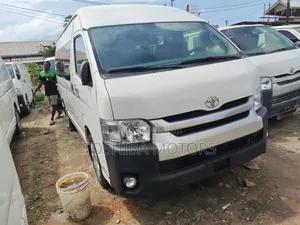 Toyota HiAce 2016 White
