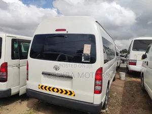 Toyota HiAce 2016 White