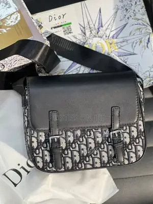 Photo - Classic Pattern Men’S Crossbodybag