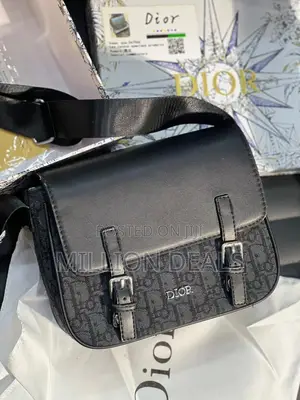 Photo - Fashionable Luxe Men’S Crossbodybag