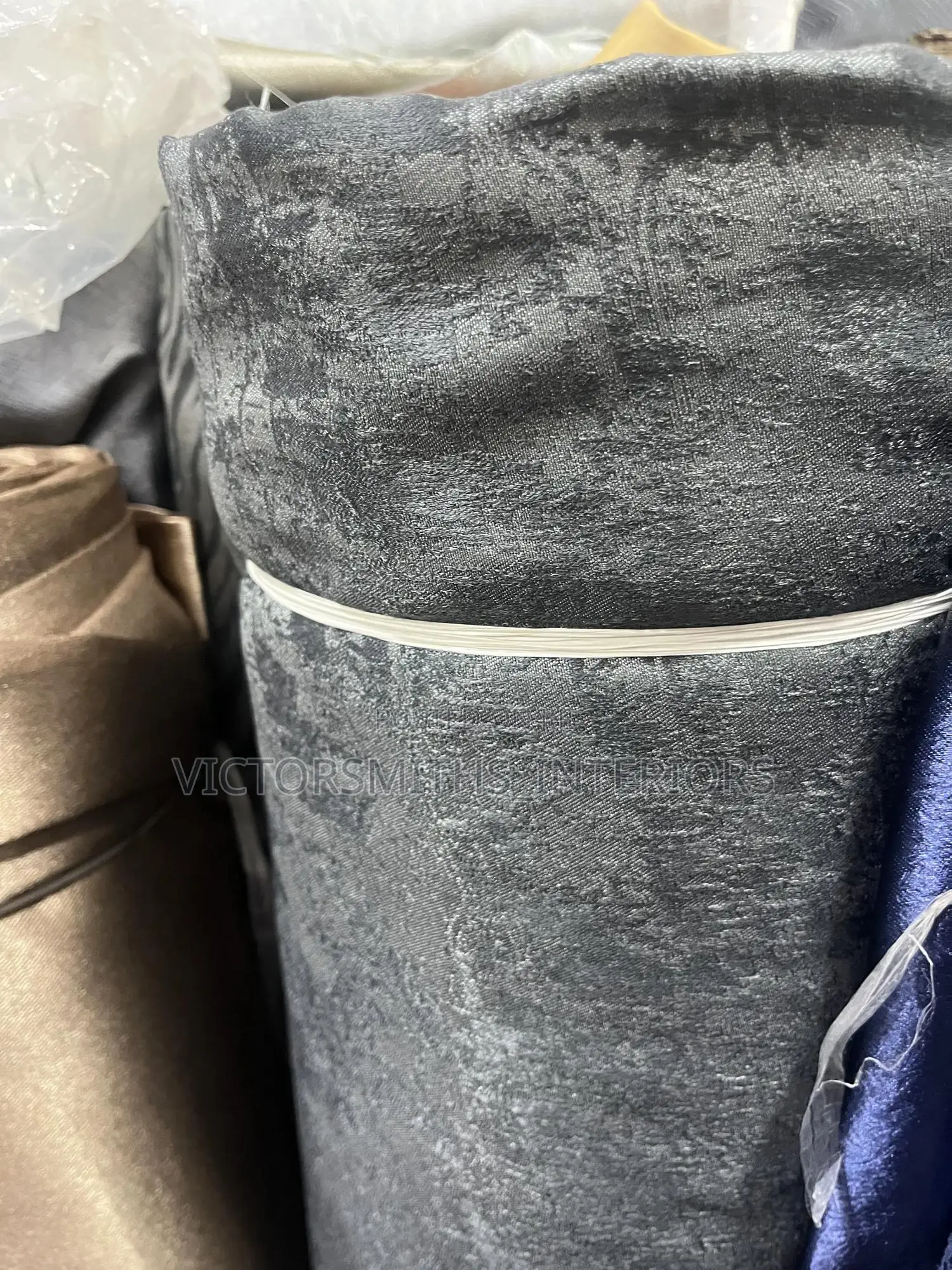 Curtains,Walpper and Trow Pillows