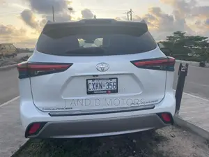 Toyota Highlander Platinum FWD 2023 White