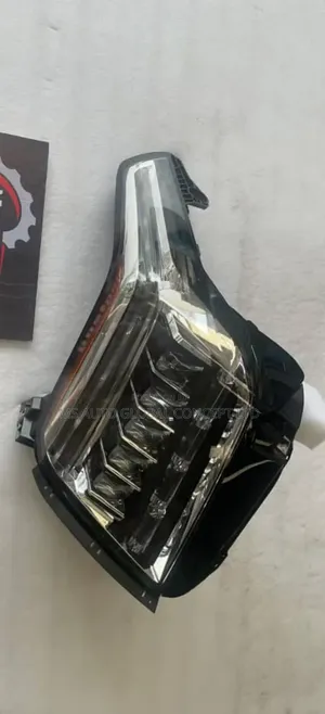 Cadillac Escalade 2015 Headlights
