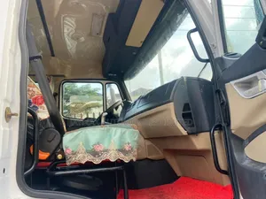 CNHTC Howo 371 Tractor Head