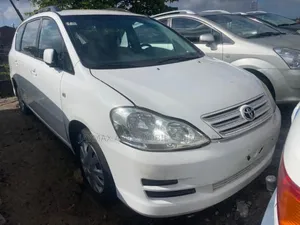 Toyota Avensis Verso 2008 White